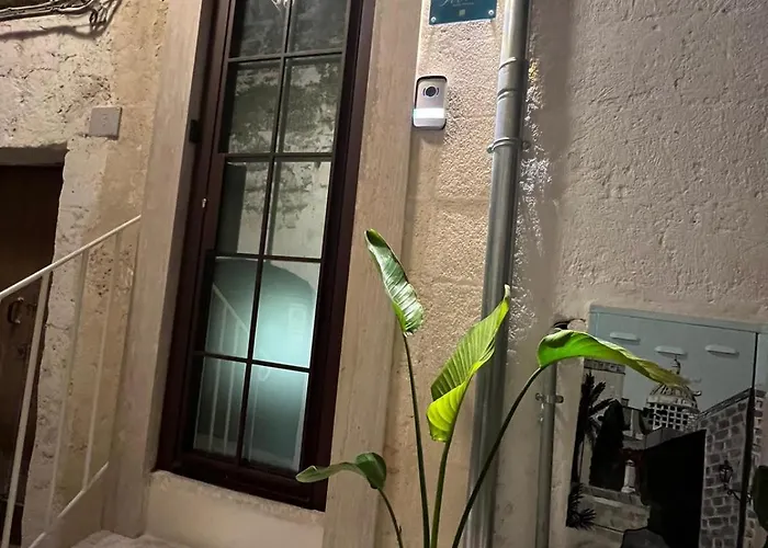 Sirama Deluxe Konukevi Oria (Brindisi)